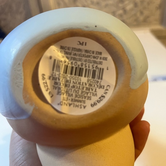 Beach lady Sitting Figurine Decor - Picture 7 of 7